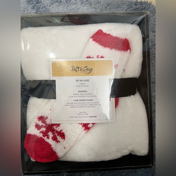 soft and cozy company Other - NWT fuzzy socks and throw set